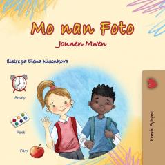 Words in Pictures - My Day (Haitian Creole Children's Book)