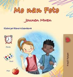 Words in Pictures - My Day (Haitian Creole Children's Book)