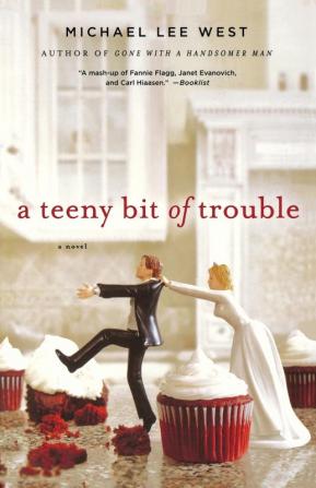 A Teeny Bit of Trouble: A Novel: 2 (Teeny Templeton Mysteries 2)