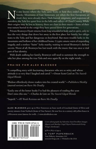 The Hum and the Shiver: A Novel of the Tufa: 1 (Tufa Novels 1)