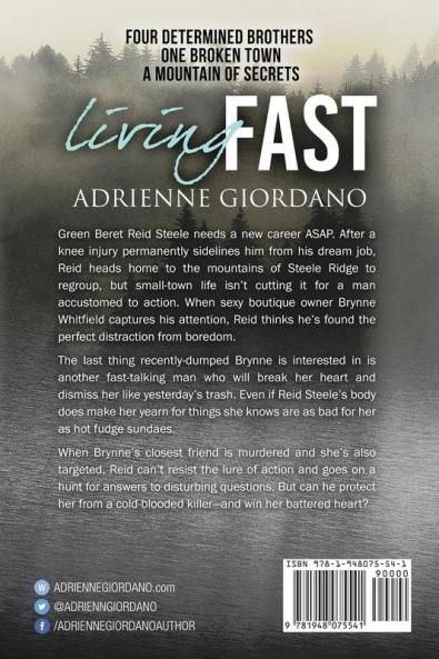 Living Fast (Large Print Edition): With Bonus Novella Vowing Love: 2 (Steele Ridge)