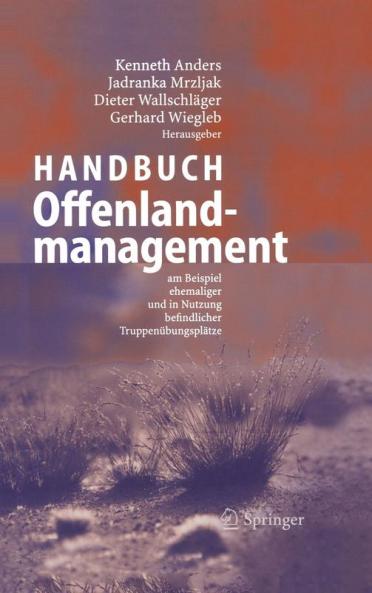 Das Handbuch Offenlandmanagement bietet Grundlagen und Konzepte, mit deren Hilfe wertvolle Offenlandschaften in der Kulturlandschaft Mitteleuropas erhalten, gestaltet und entwickelt werden können. Stillgelegte Truppenübungsplätze bieten so Lebensraum für selten gewordene und speziell angepasste Tiere und Pflanzen. Die verschiedenen Managementverfahren zur Biotoppflege werden vergleichend bewertet und im Hinblick auf ihre naturschutzfachliche Wirkung, ihre ökonomische Effektivität und ihre umweltsoziologische Akzeptanz diskutiert. Besonderer Wert wird auf innovative Verfahren gelegt. Sechs Untersuchungsgebiete sind für das Buch porträtiert und in handlungsorientierten Entwicklungsszenarien dargestellt worden.Das Buch ist in verständlicher Sprache gehalten und wendet sich neben Wissenschaftlern auch an Praktiker aus Naturschutz, Forst und Verwaltung. Die Ergebnisse dieses dreijährigen BMBF-Verbundprojekts sind auf eine hohe Übertragbarkeit hin ausgewertet worden. Zahlreiche Farbfotos illustrieren die landschaftliche Eigenart der Offenflächen.