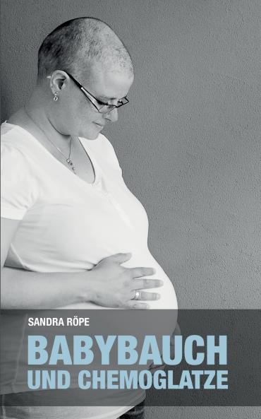 Babybauch und Chemoglatze