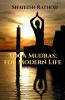 Yoga Mudras: For Modern Life(Color Edition)